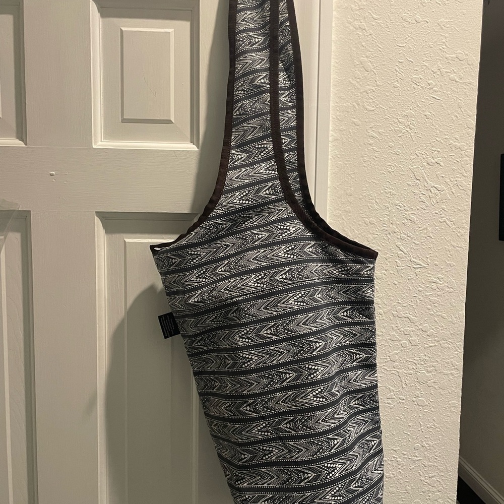 EWEDOOS shoulder strap yoga mat bag. Artistic gray. Canvas.